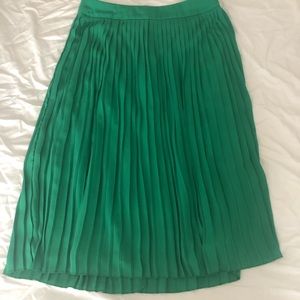 Green midi skirt
